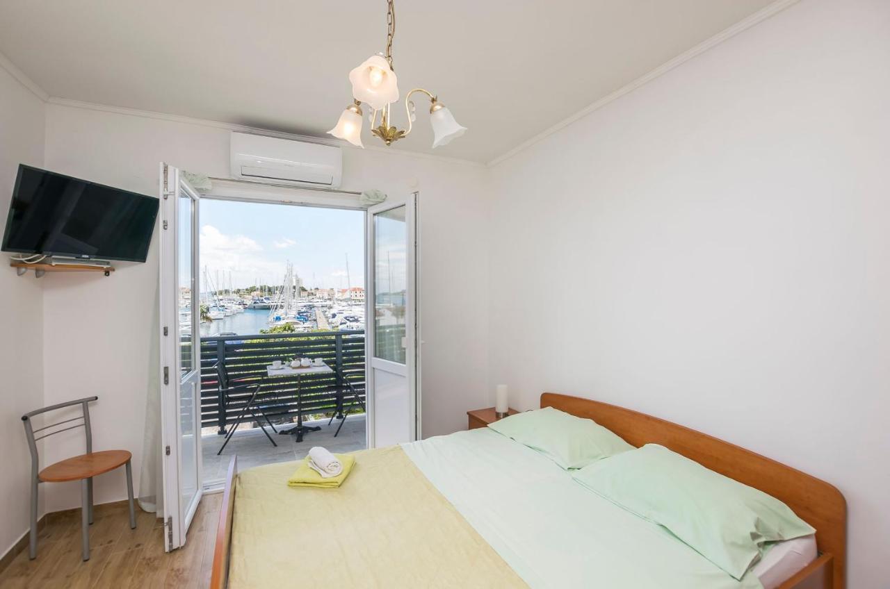 Apartments And Rooms Mare Водице Экстерьер фото